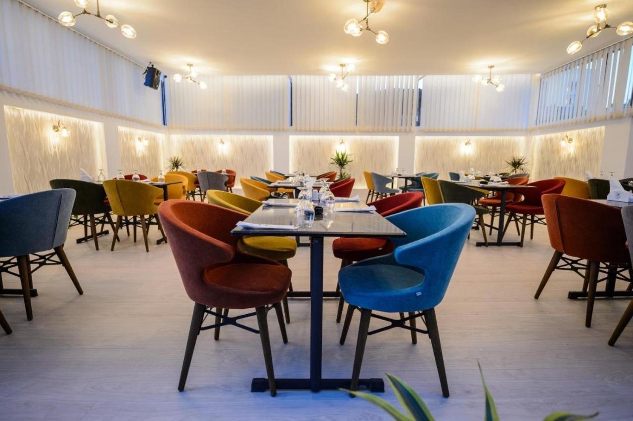 Hotel Casa On à Năvodari Extérieur photo