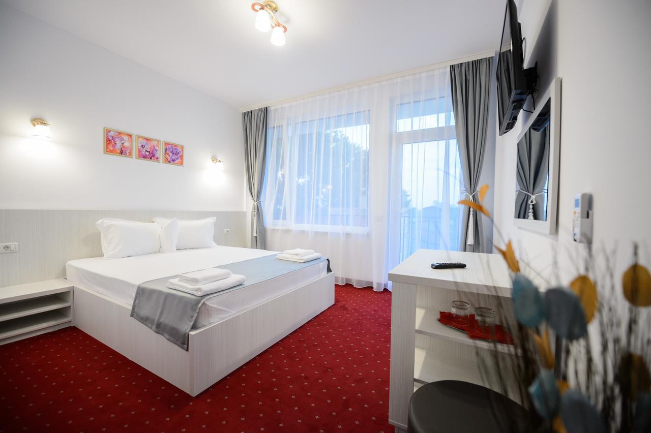 Hotel Casa On à Năvodari Extérieur photo